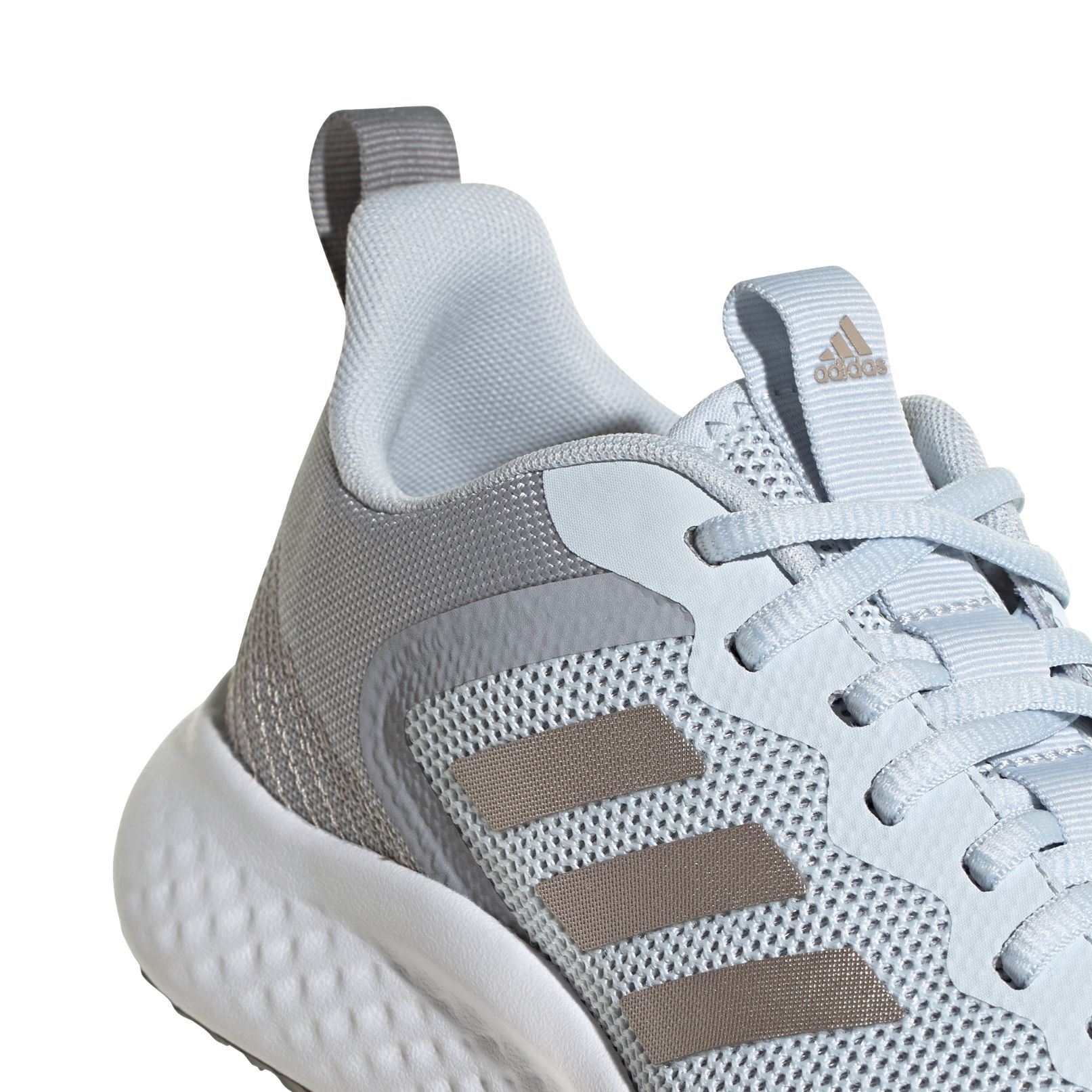 nike fluidstreet