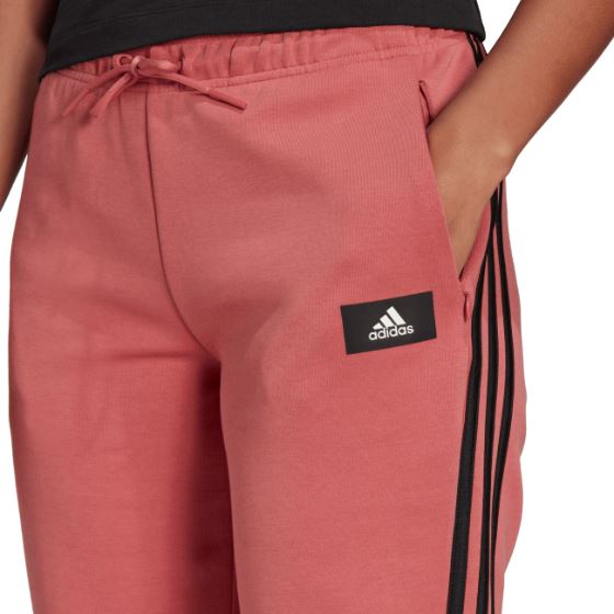Eurosport | Sports Fashion, Apparel, Fitness & Equipment | Performance adidas Sportswear Future 