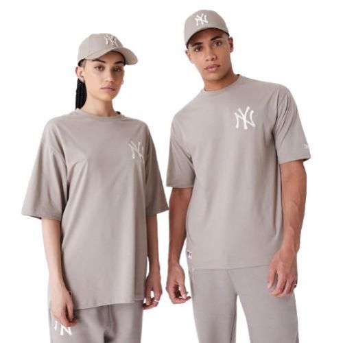 Picture of New York Yankees League Essential Oversized T-Shirt